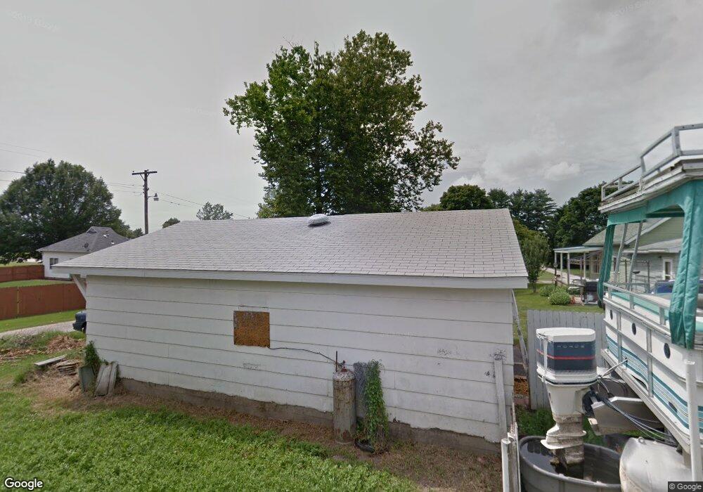132 N Pitt St, Virginia, IL 62691 - photo 1