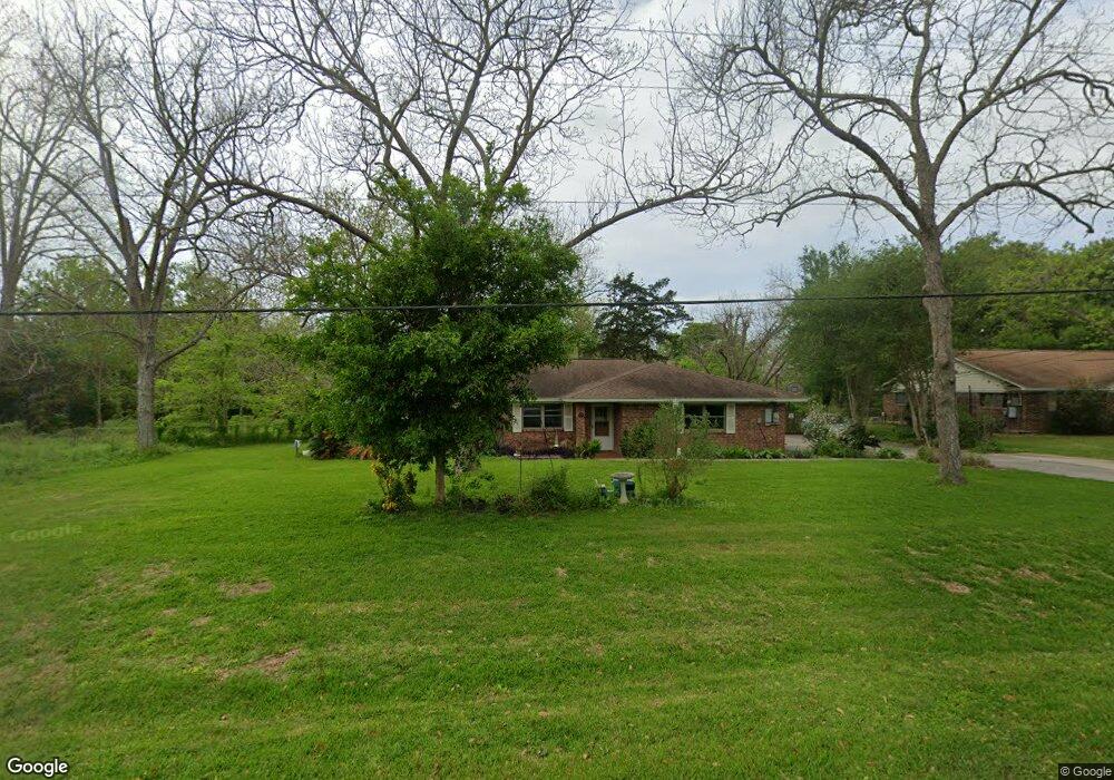 370 Leona Ln, Bay City, TX 77414 - photo 1