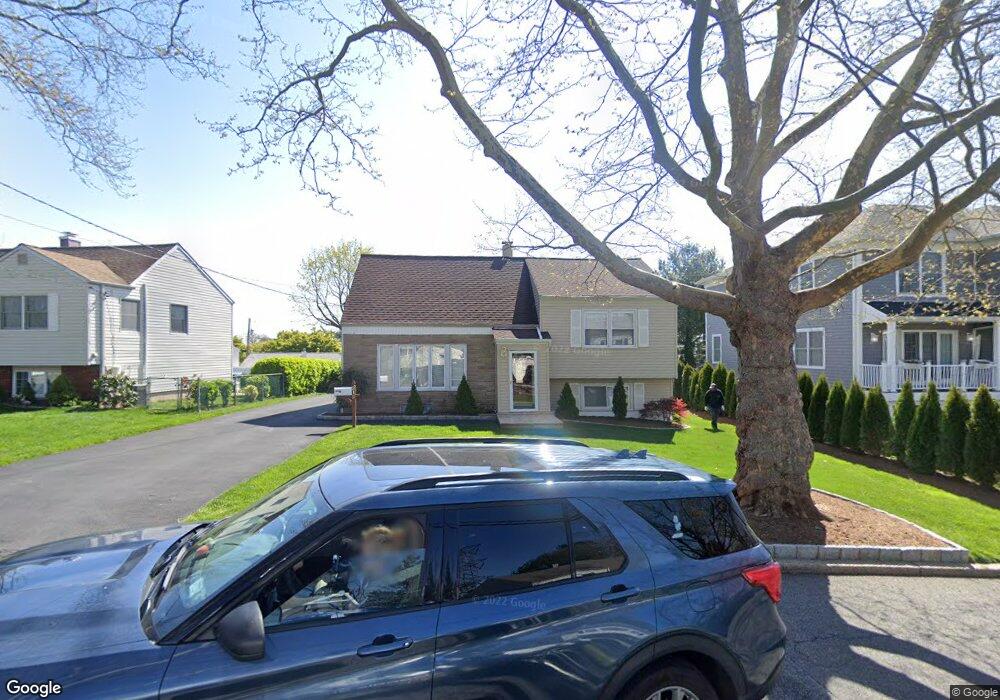 212 Remsen Rd, Yonkers, NY 10710 - photo 1