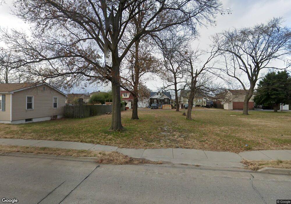 423 Madison Ave, Wood River, IL 62095 - photo 1