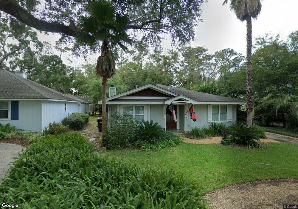 233 Alabama St, Saint Simons Island, GA 31522 - photo 1