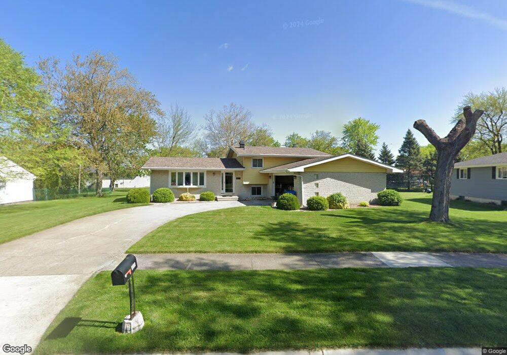 208 Sherwood Dr, Crown Point, IN 46307 - photo 1