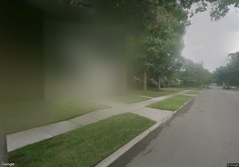 926 Lakepointe St, Grosse Pointe Park, MI 48230 - photo 1