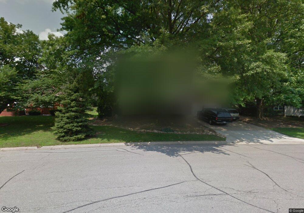 3910 31st St, Columbus, IN 47203 - photo 1