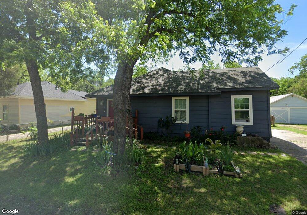 1112 Alvarado St, Cleburne, TX 76031 - photo 1