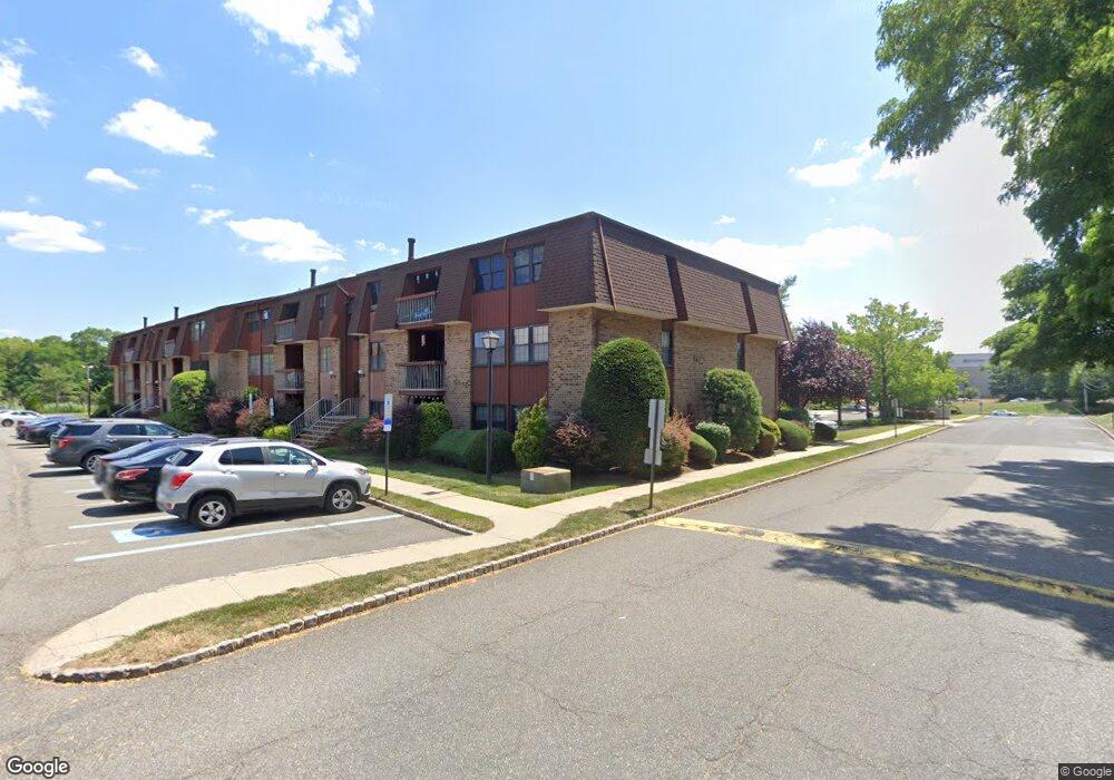 19 Powderhorn Ct unit 192, Woodbridge, NJ 07095 - photo 1