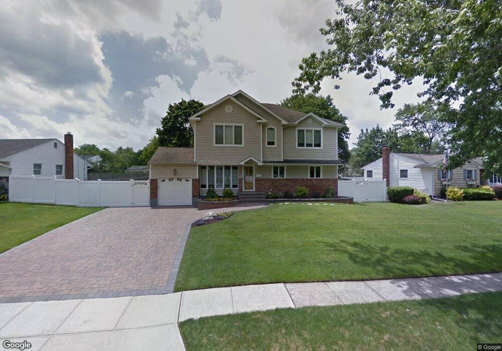 6 Greenfield Ln, ComMacK, NY 11725 - photo 1