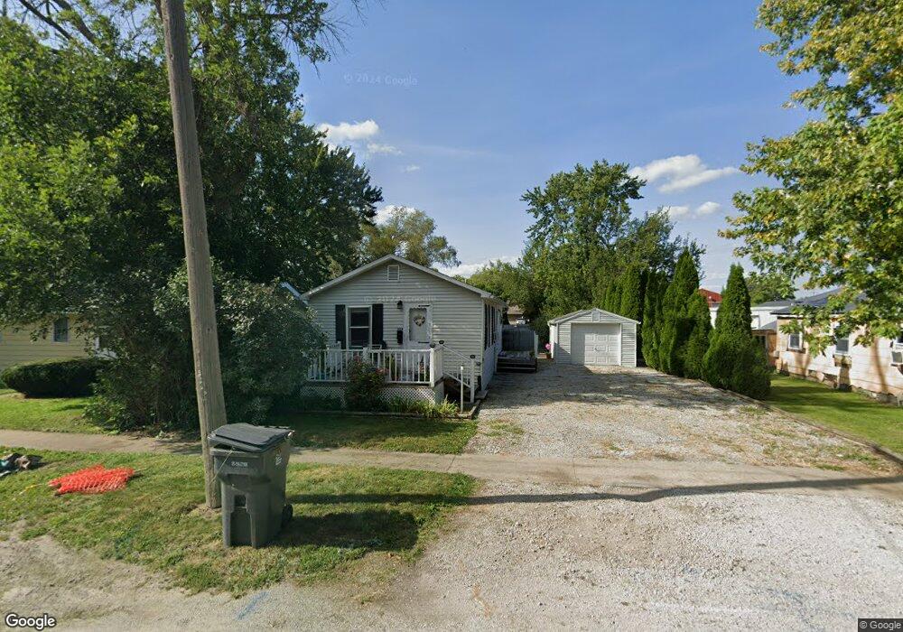 904 E Overton St, Tuscola, IL 61953 - photo 1