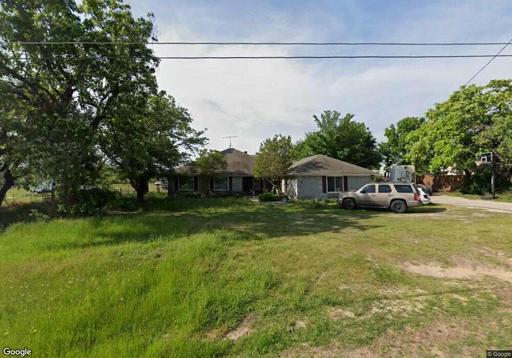 949 Fox Ln, Azle, TX 76020 - photo 1