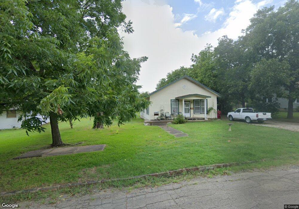 508 E Bluff St, Hugo, OK 74743 - photo 1