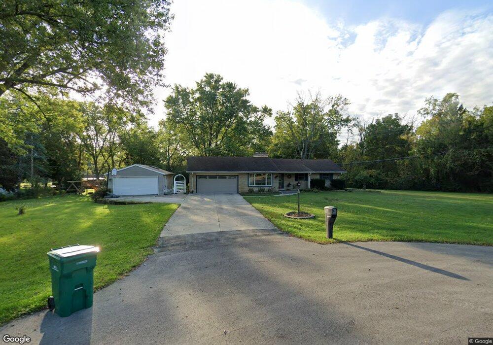 W154N8010 Elm Ln, Menomonee Falls, WI 53051 - photo 1