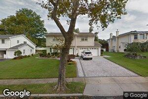 15 Joy Dr, New Hyde Park, NY 11040