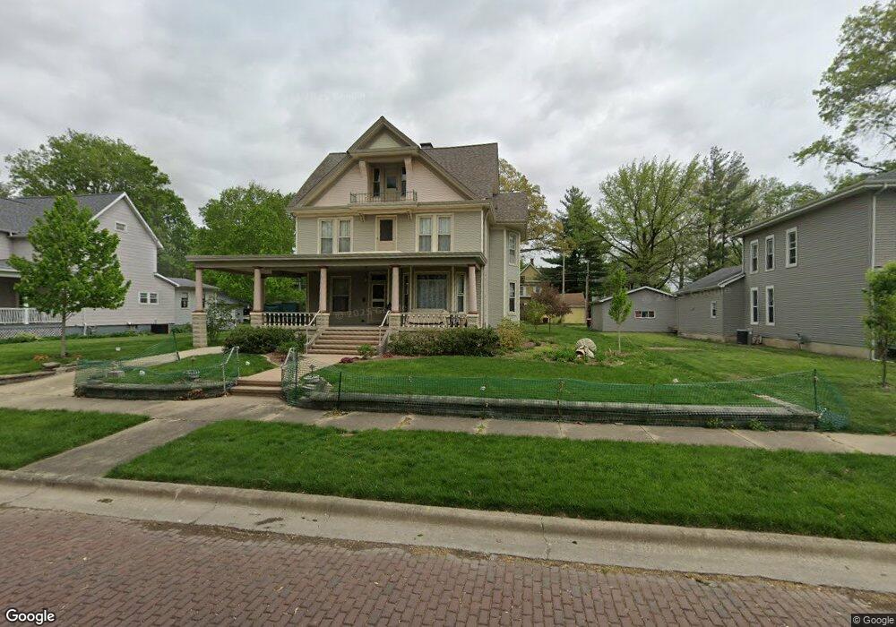 220 Pekin St, Lincoln, IL 62656 - photo 1