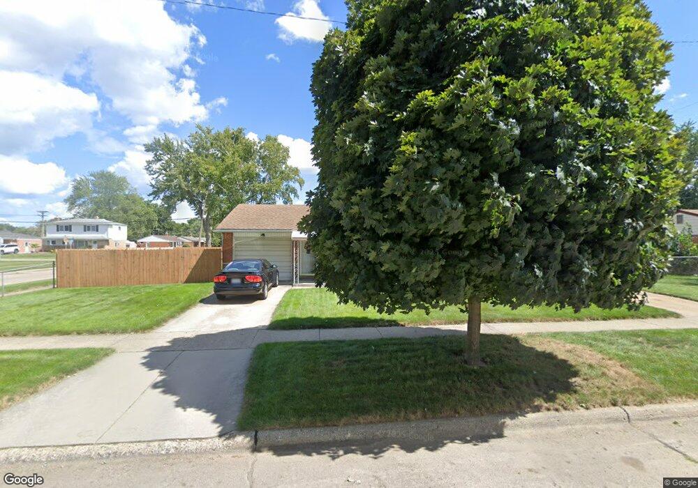 30594 Spybrook St, Roseville, MI 48066 - photo 1