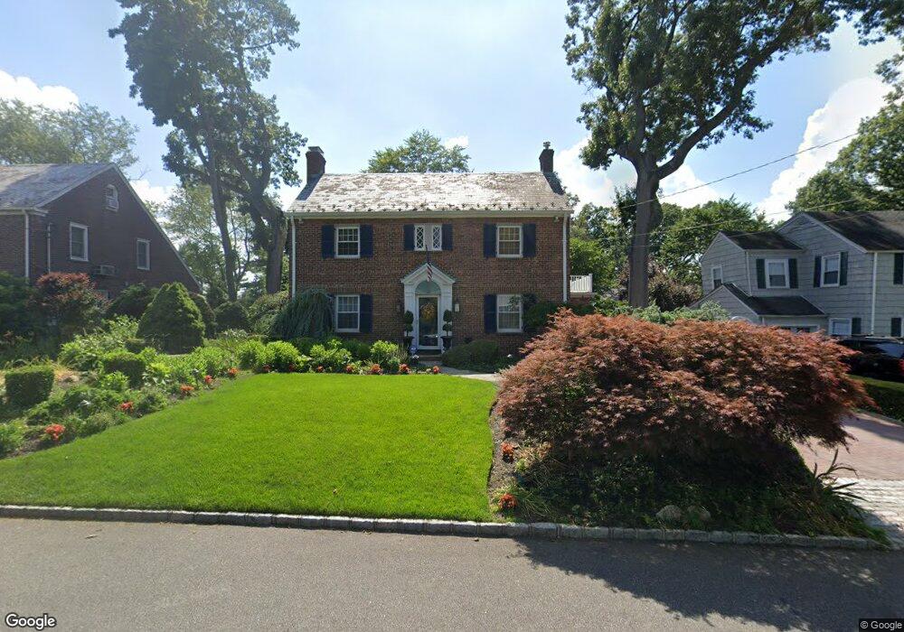 45 Eakins Rd, Manhasset, NY 11030 - photo 1