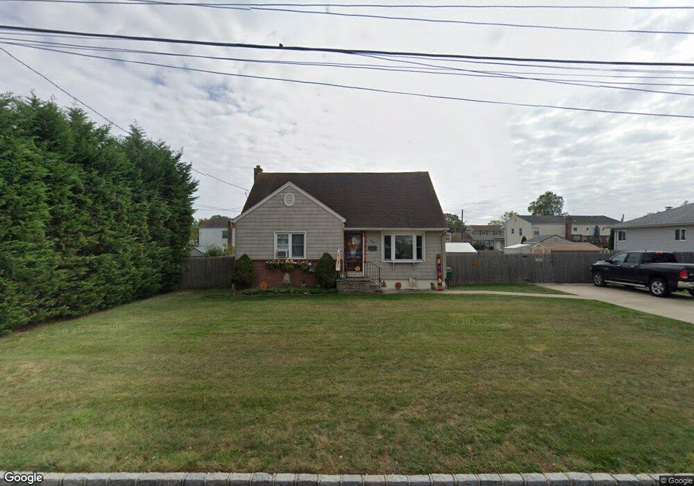 984 Peconic Ave, West Babylon, NY 11704 - photo 1