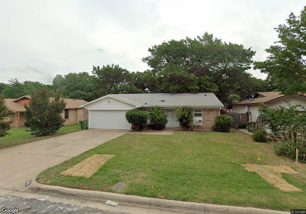 240 Simmons Dr, Hurst, TX 76053 - photo 1