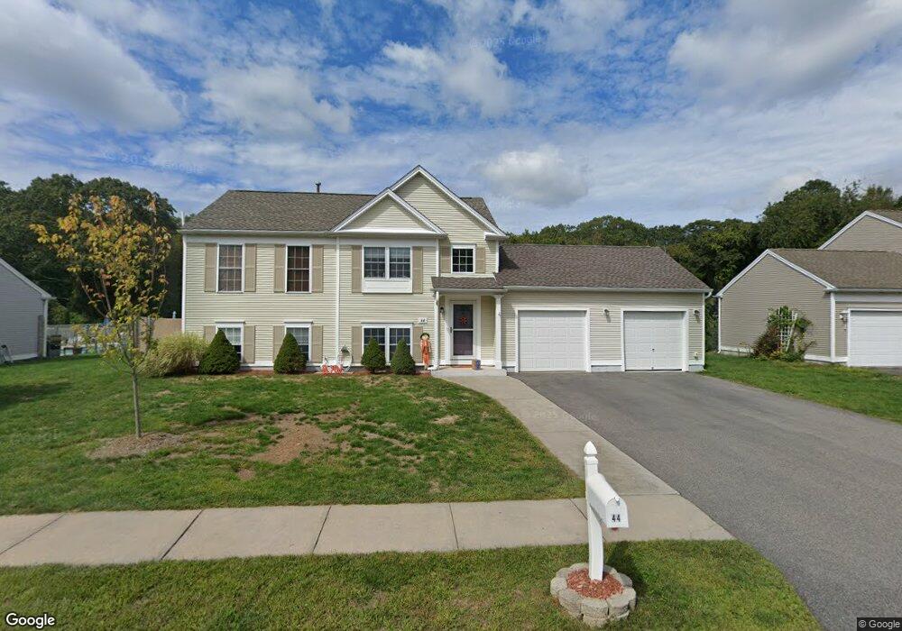 44 Tum-A-lum Cir, Westerly, RI 02891 - photo 1