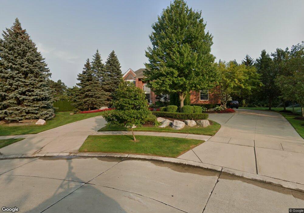 4848 Adams Pointe Ct, Troy, MI 48098 - photo 1