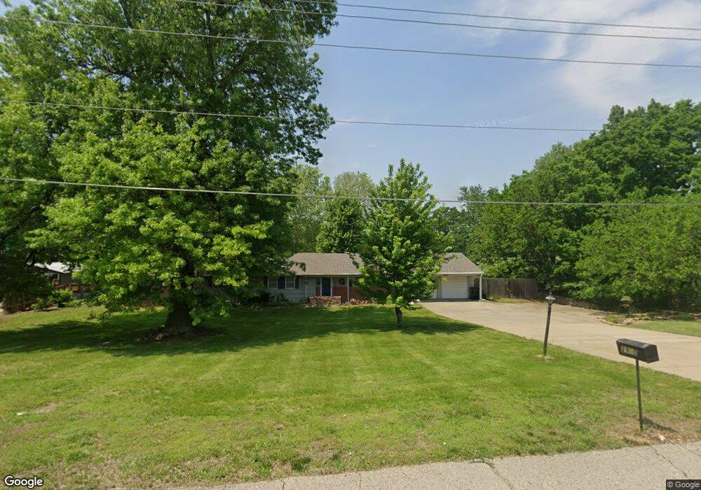 2801 SW Fairway Dr, Topeka, KS 66611 - photo 1