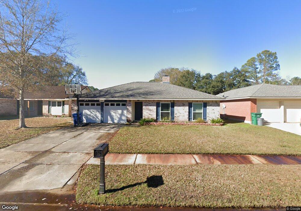 221 E Queens Dr, Slidell, LA 70458 - photo 1