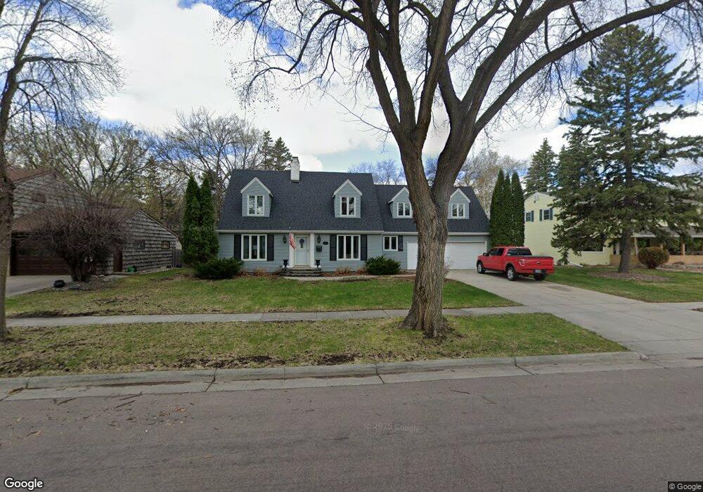 1711 7th St S, Fargo, ND 58103 - photo 1