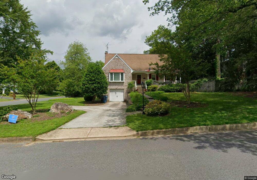 3301 Midland Rd, Fairfax, VA 22031 - photo 1