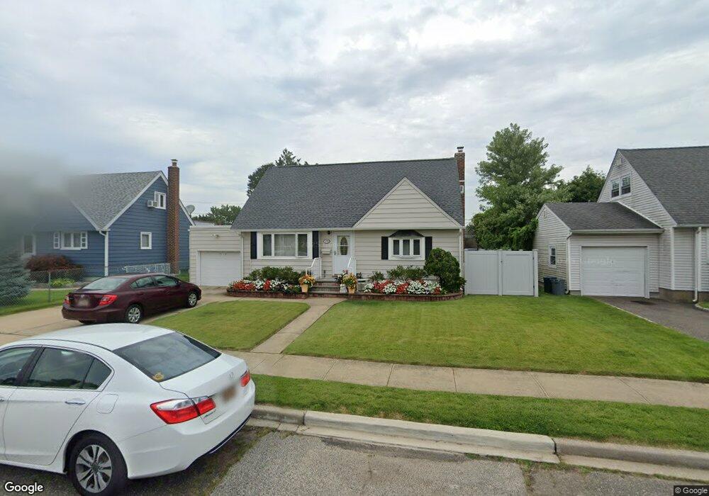 175 Noell St, Levittown, NY 11756 - photo 1