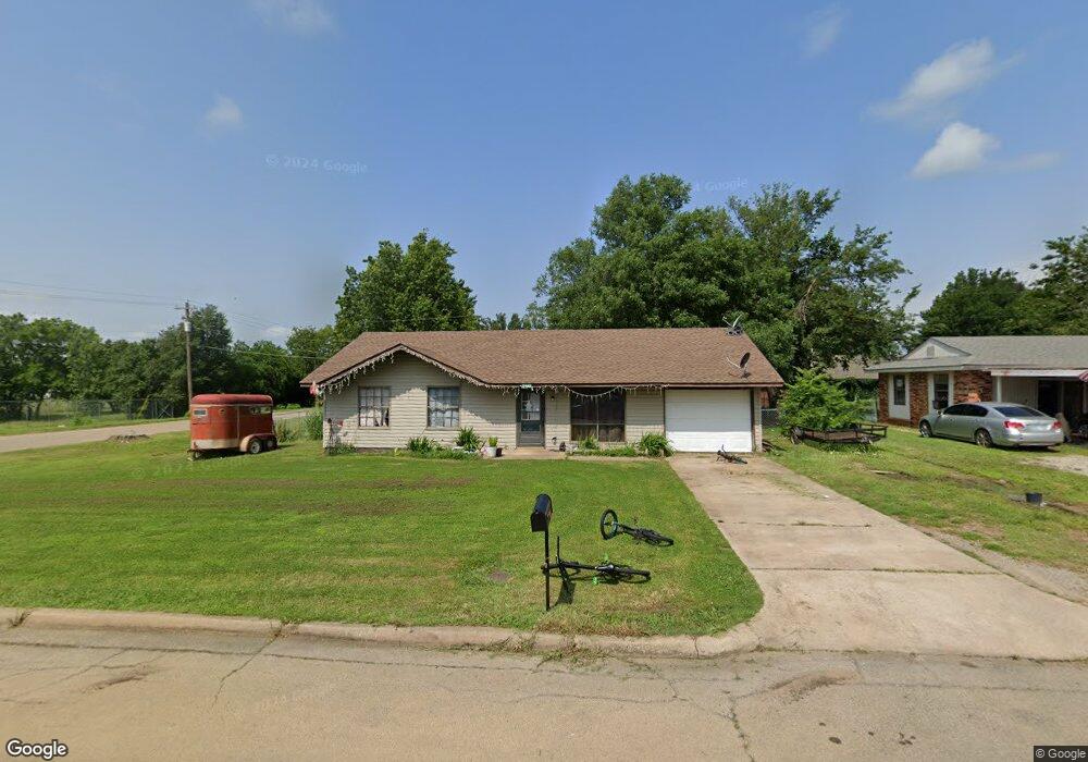 1437 Johnson Dr, Cushing, OK 74023 - photo 1