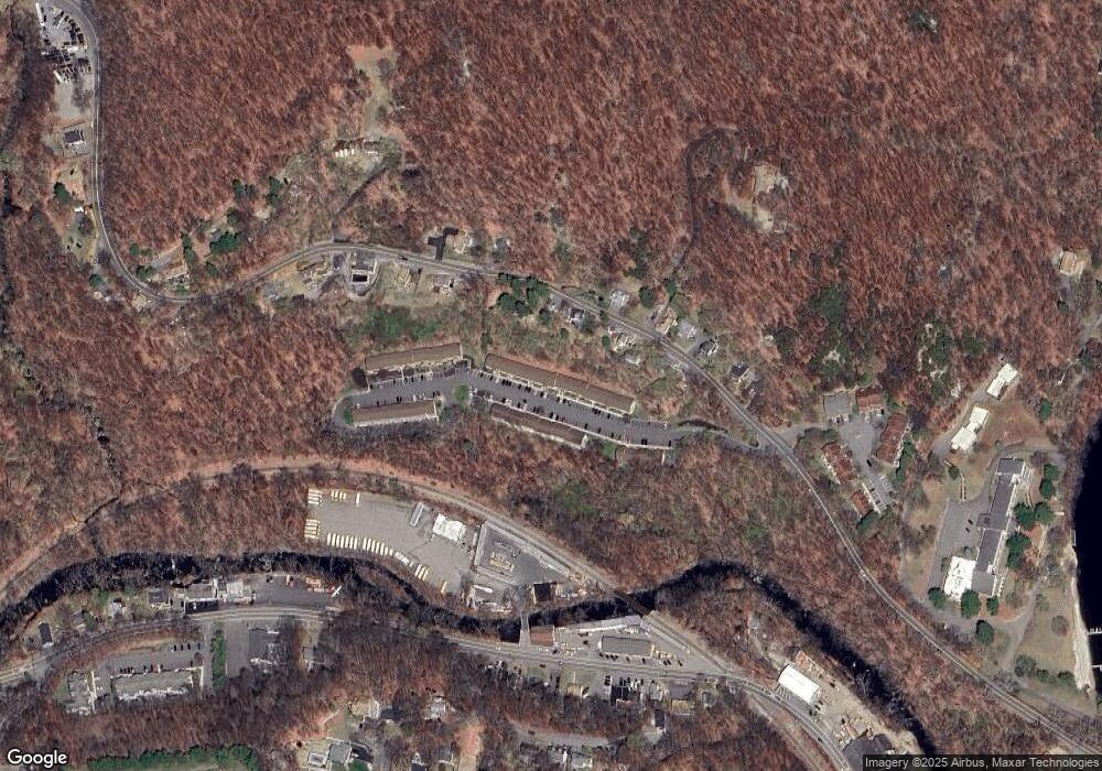 95 Treetop Ct, Bloomingdale, NJ 07403 - photo 1