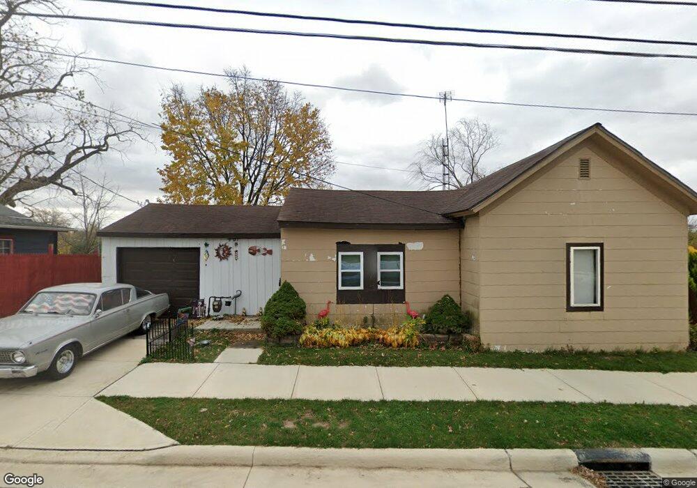 201 E Silver St, Wapakoneta, OH 45895 - photo 1