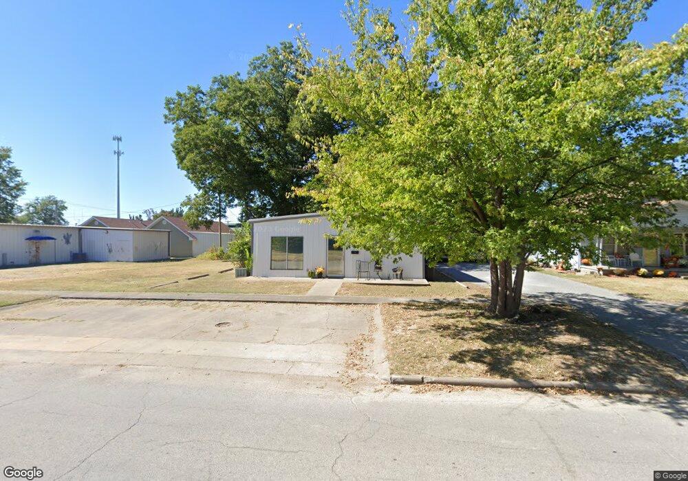 104 N Coo Y Yah St, Pryor, OK 74361 - photo 1