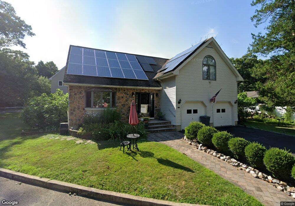 2 Crestwood Rd, Matawan, NJ 07747 - photo 1