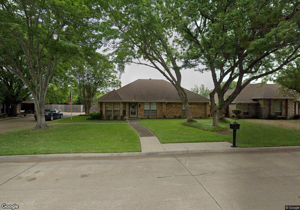 2404 Saint Andrews Dr, Ennis, TX 75119 - photo 1