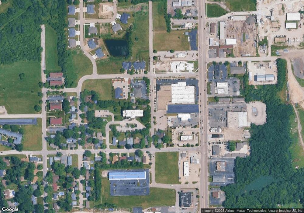 2002 Newton Dr, Morris, IL 60450 - photo 1