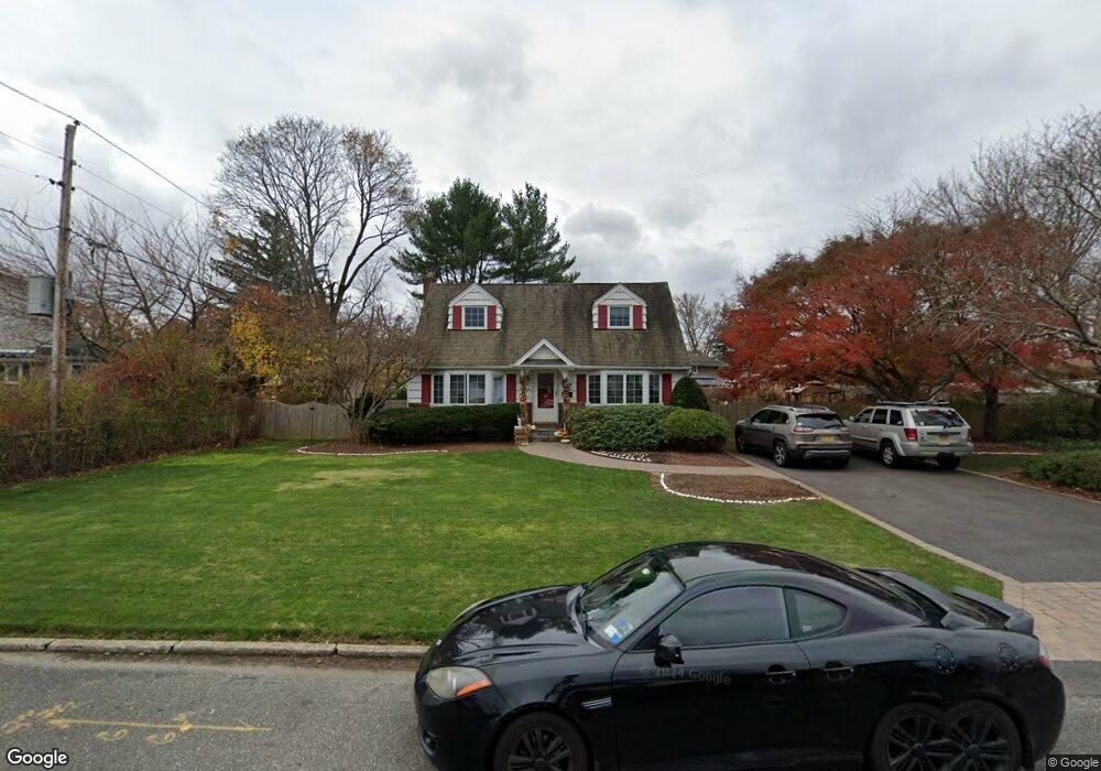 45 Terry Ln, ComMacK, NY 11725 - photo 1