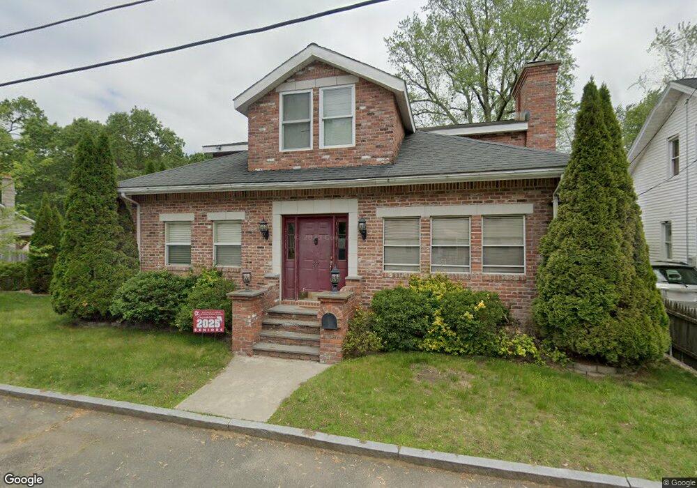 37 Emily St, Springfield, MA 01109 - photo 1