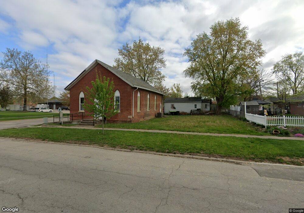 910 Broadway St, Lincoln, IL 62656 - photo 1