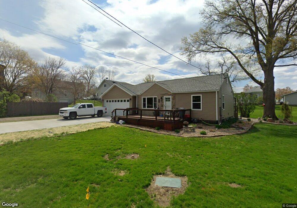 307 N 7th Ave E, Newton, IA 50208 - photo 1