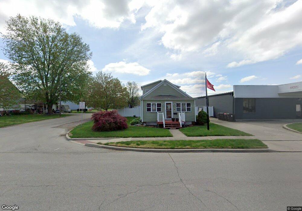 728 N Logan St, Lincoln, IL 62656 - photo 1