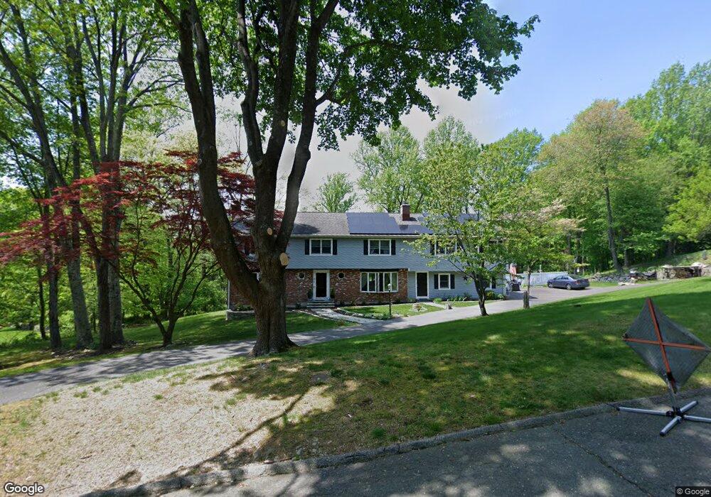 80 Mariner Cir, Trumbull, CT 06611 - photo 1