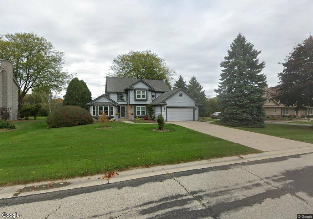 W158N10306 Mohawk Dr, Germantown, WI 53022 - photo 1