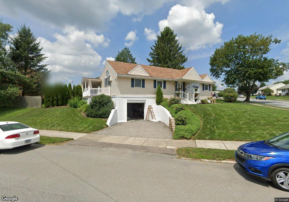 1603 Primrose Ln, Bethlehem, PA 18018 - photo 1