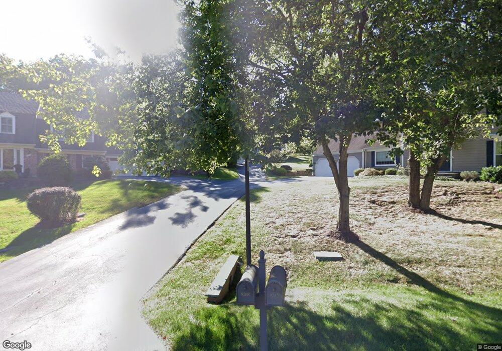 9208 Fall River Ln, Potomac, MD 20854 - photo 1