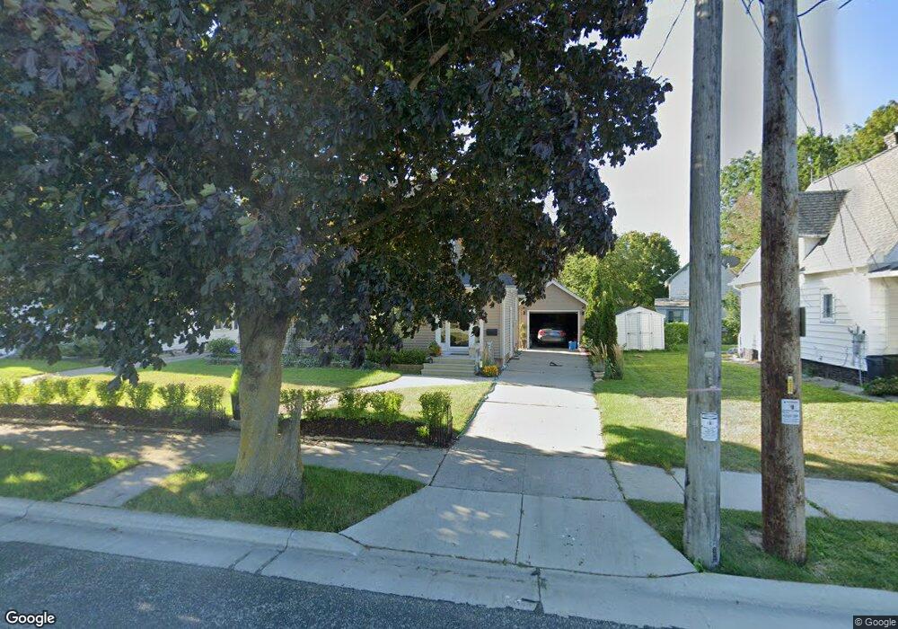 1855 New York Ave, Manitowoc, WI 54220 - photo 1