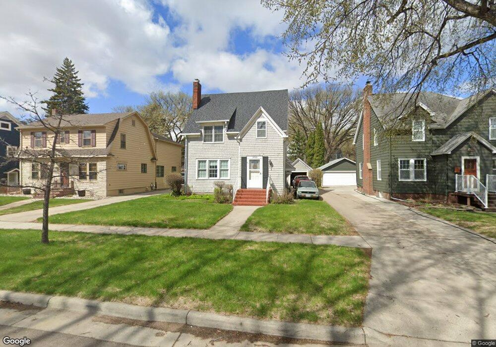 1435 7th St S, Fargo, ND 58103 - photo 1