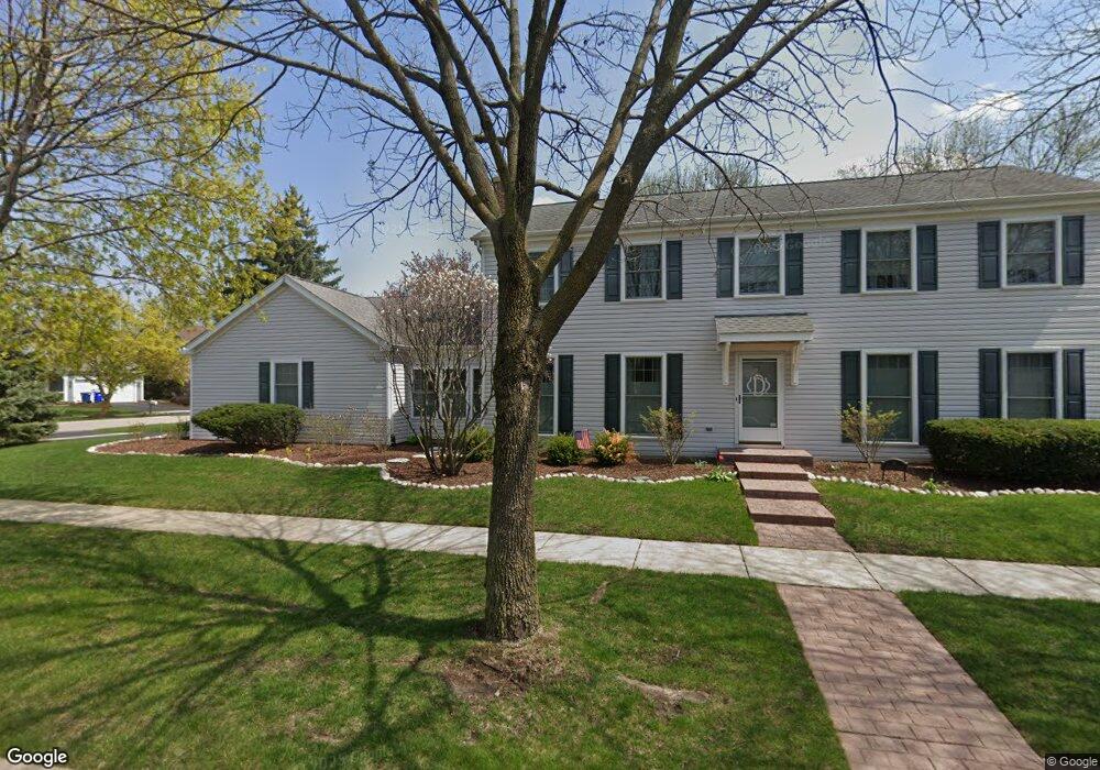 4 Citation Cir, Wheaton, IL 60189 - photo 1