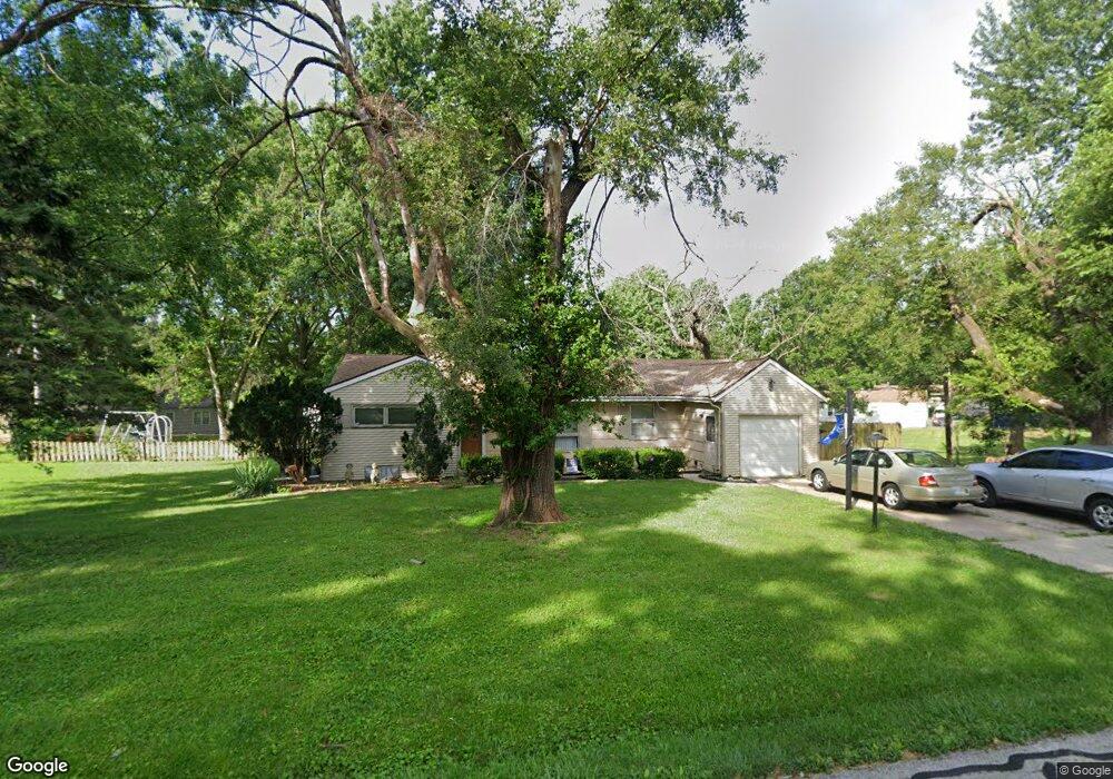 5304 Mcanany Dr, Shawnee, KS 66203 - photo 1