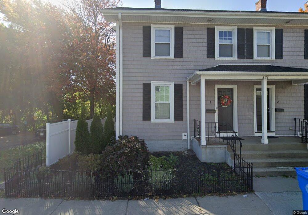 372 River St unit 372, Waltham, MA 02453 - photo 1