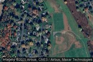 14 Pleasant View Dr, Hatfield, MA 01038